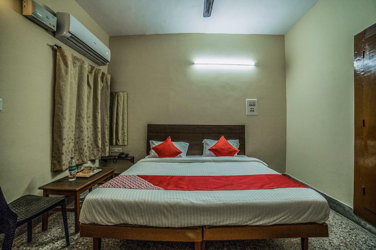 Oyo 13374 Vididhi Hotel Визакхапатнам Екстериор снимка