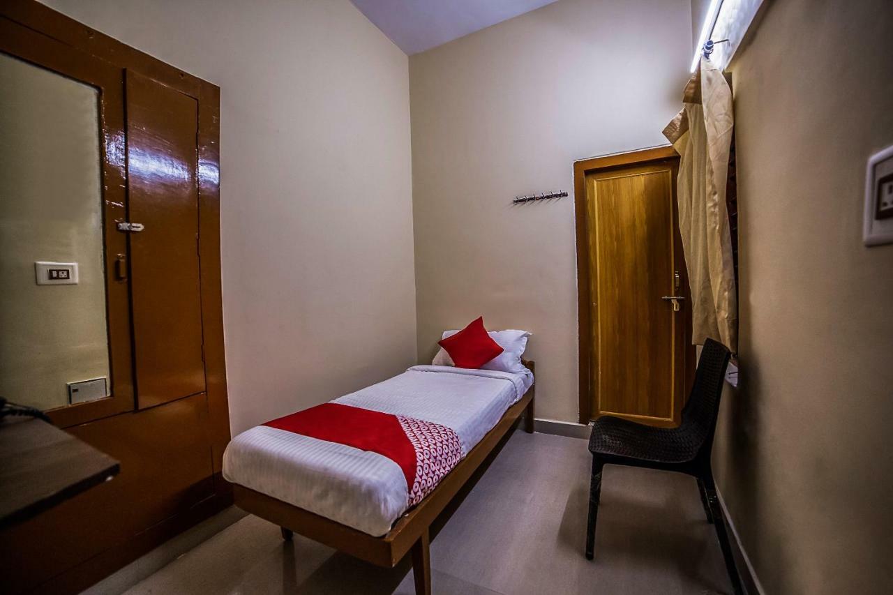 Oyo 13374 Vididhi Hotel Визакхапатнам Екстериор снимка
